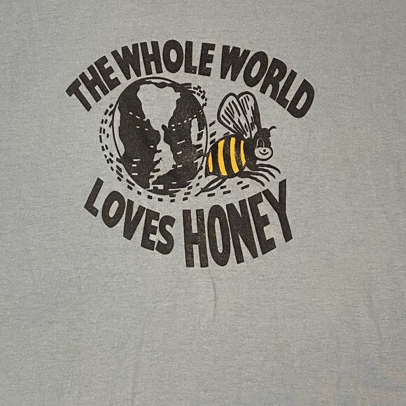 VTG Best Fruit of the Loom Single T Shirt The Whole World Loves Honey Bee Flaws - Picture 1 of 11